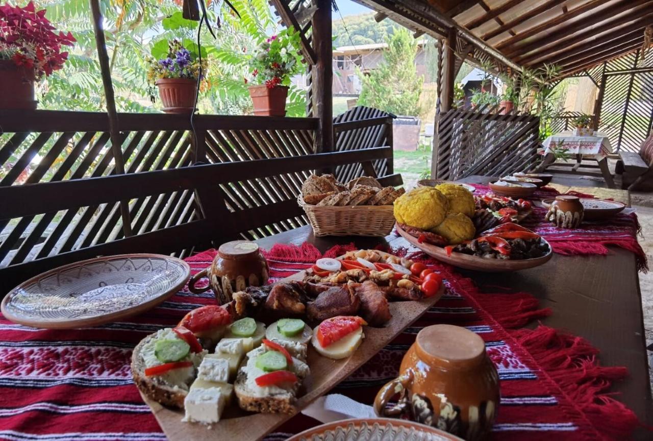 Lângă Stână Hotel Curtea De Arges Ngoại thất bức ảnh