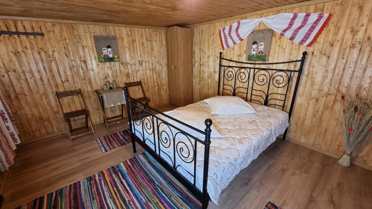 Lângă Stână Hotel Curtea De Arges Ngoại thất bức ảnh