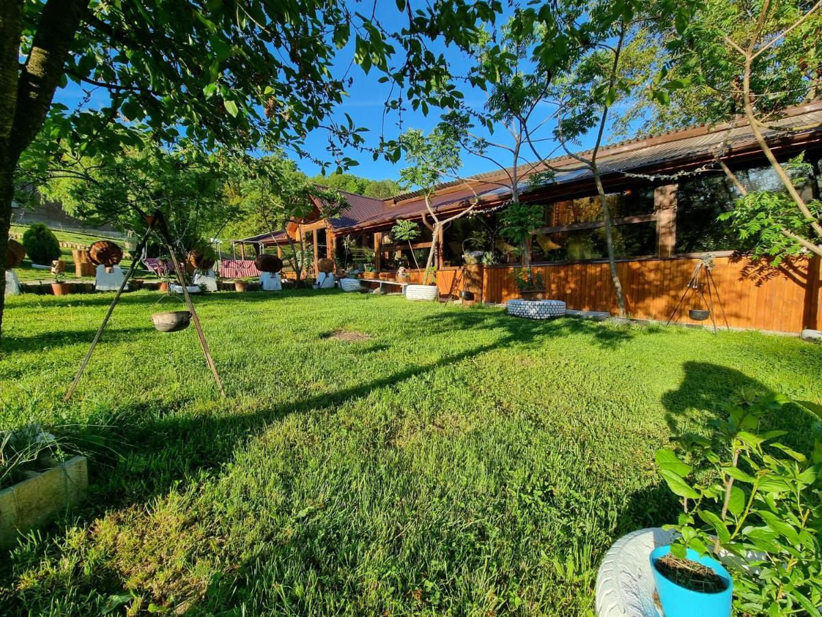Lângă Stână Hotel Curtea De Arges Ngoại thất bức ảnh