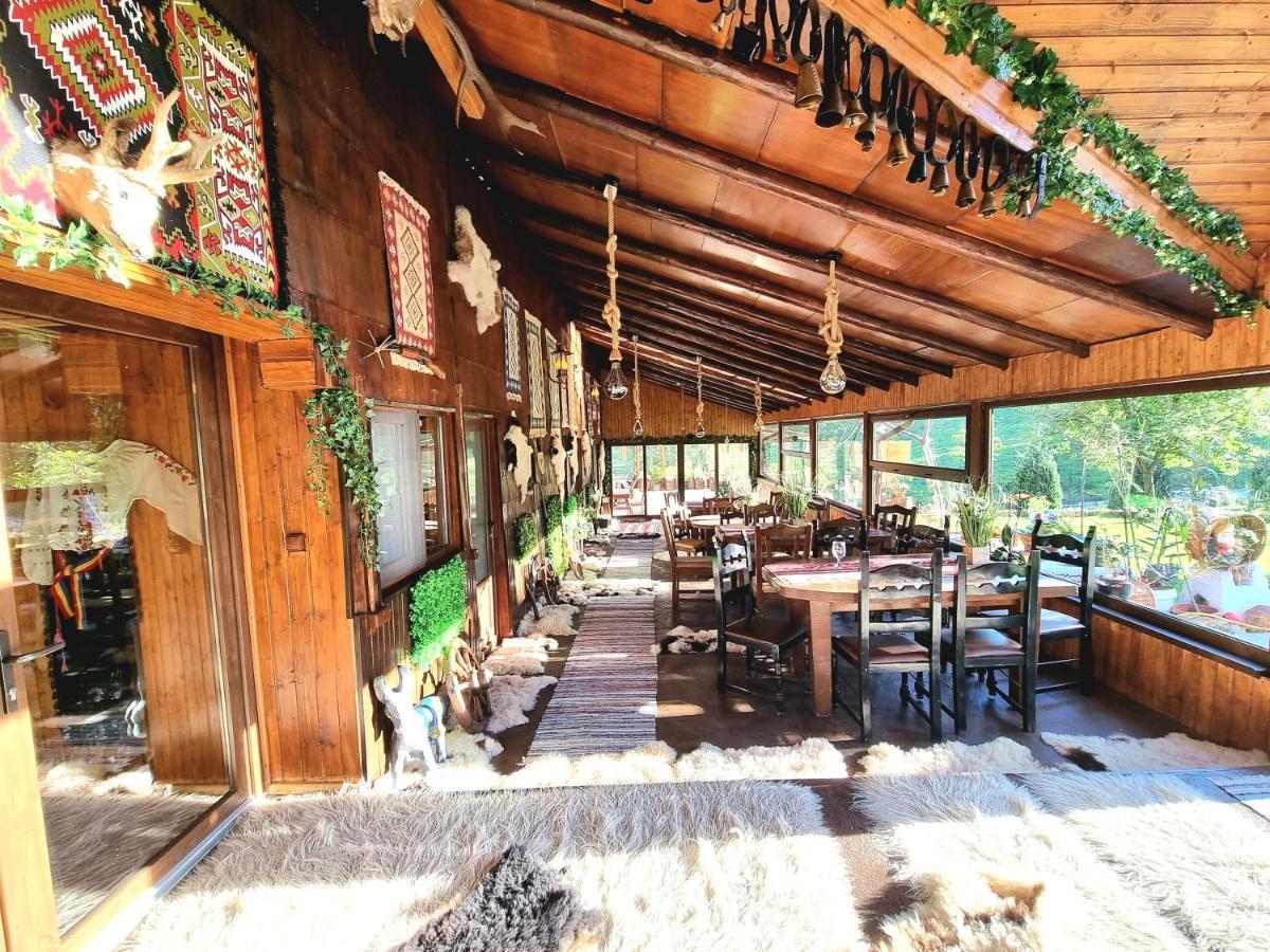 Lângă Stână Hotel Curtea De Arges Ngoại thất bức ảnh