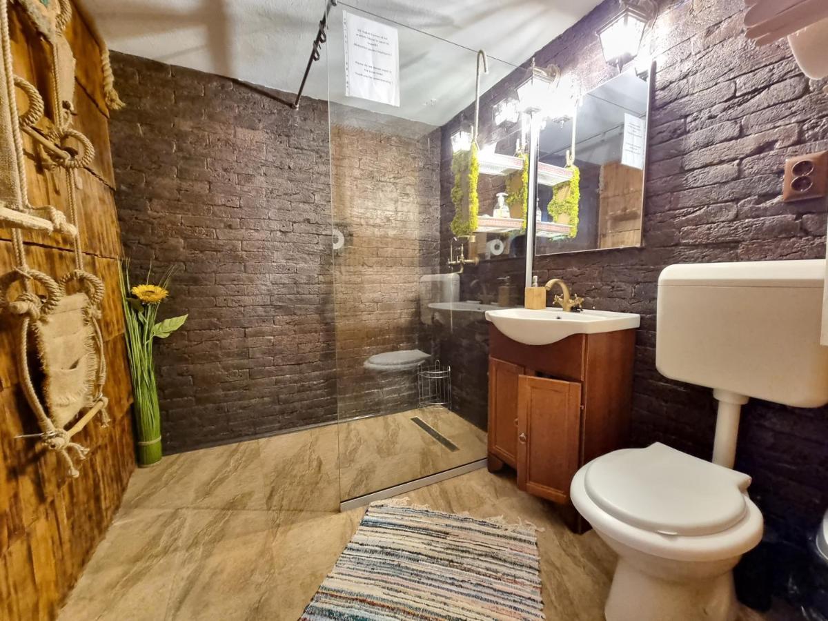 Lângă Stână Hotel Curtea De Arges Ngoại thất bức ảnh