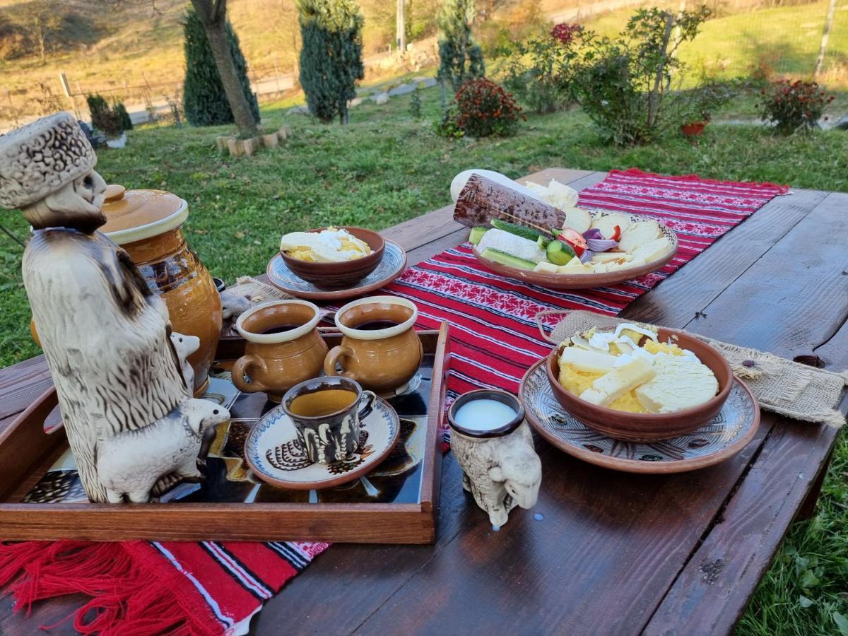 Lângă Stână Hotel Curtea De Arges Ngoại thất bức ảnh