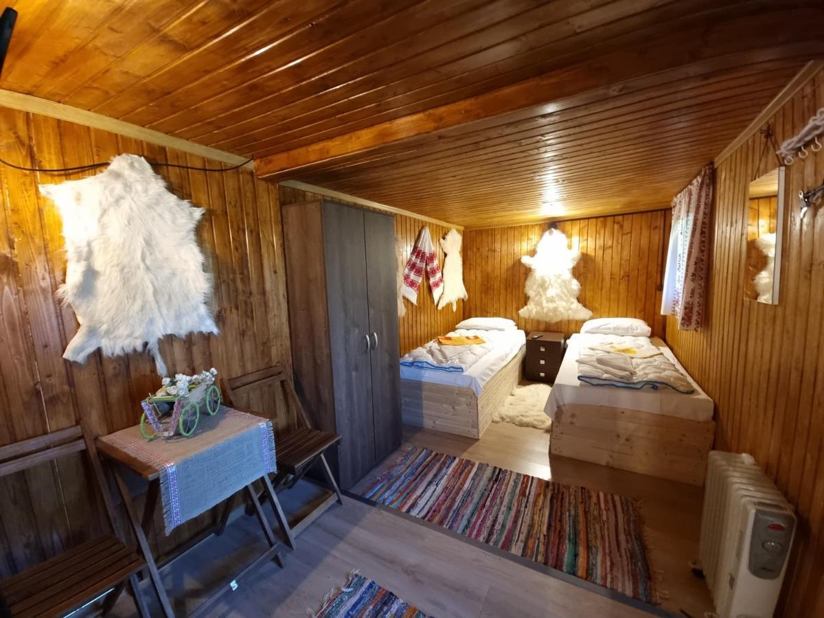 Lângă Stână Hotel Curtea De Arges Ngoại thất bức ảnh