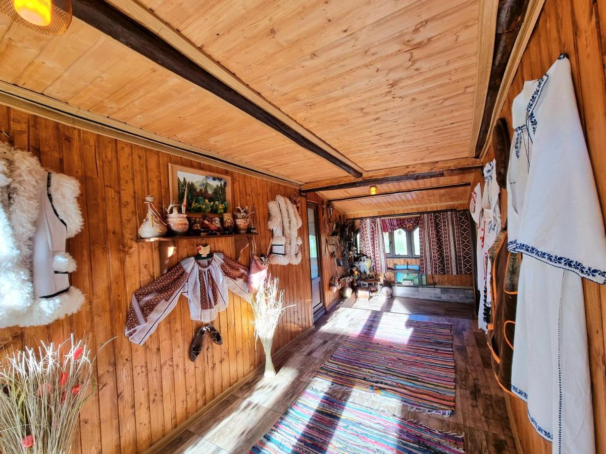 Lângă Stână Hotel Curtea De Arges Ngoại thất bức ảnh