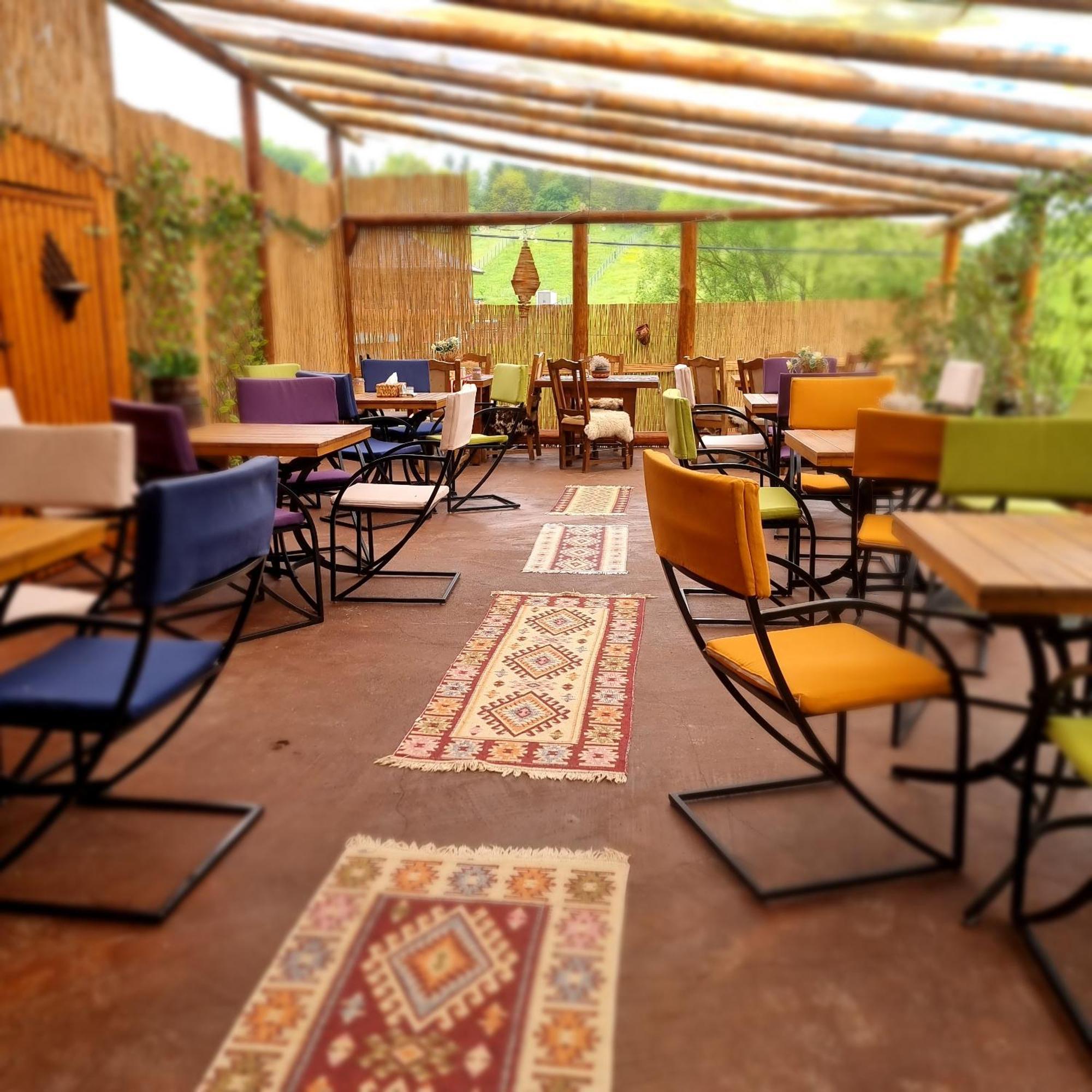 Lângă Stână Hotel Curtea De Arges Ngoại thất bức ảnh