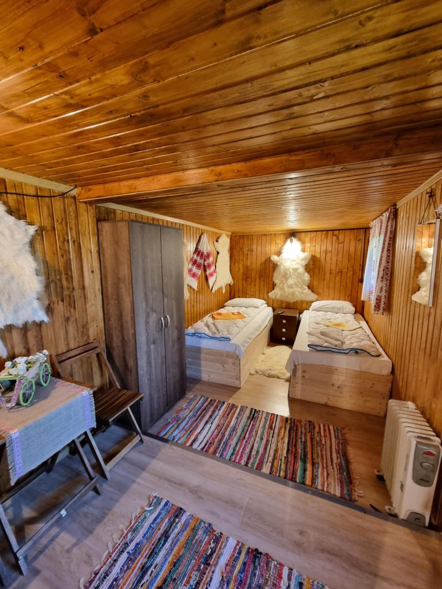 Lângă Stână Hotel Curtea De Arges Phòng bức ảnh